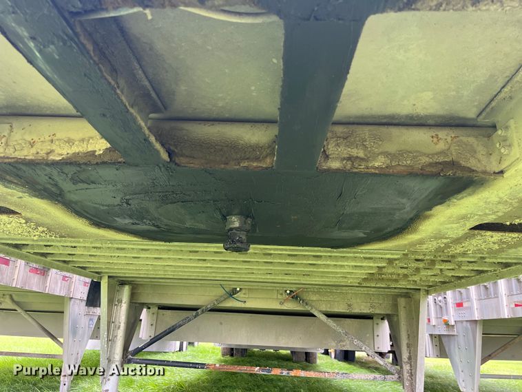 image for item LD9438 2006 EBY livestock trailer