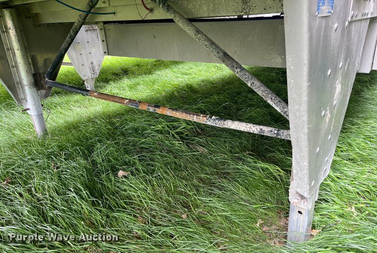 image for item LD9438 2006 EBY livestock trailer