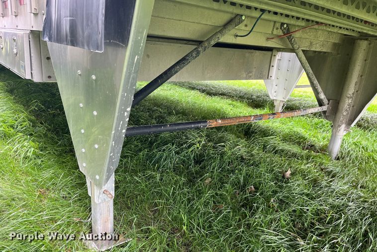 image for item LD9438 2006 EBY livestock trailer