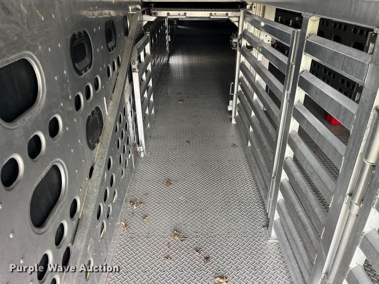 image for item LD9438 2006 EBY livestock trailer