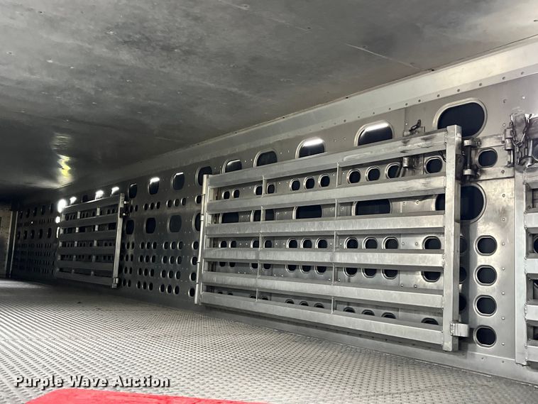 image for item LD9438 2006 EBY livestock trailer