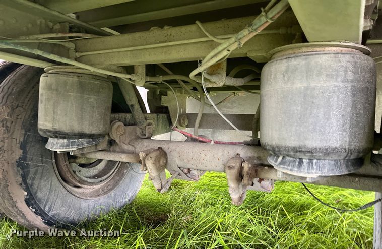 image for item LD9438 2006 EBY livestock trailer