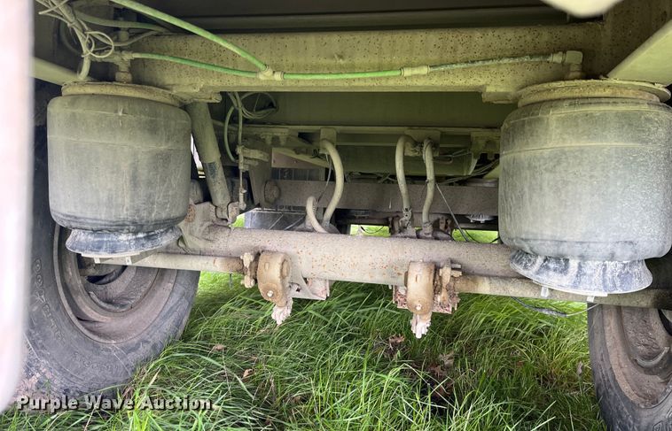 image for item LD9438 2006 EBY livestock trailer