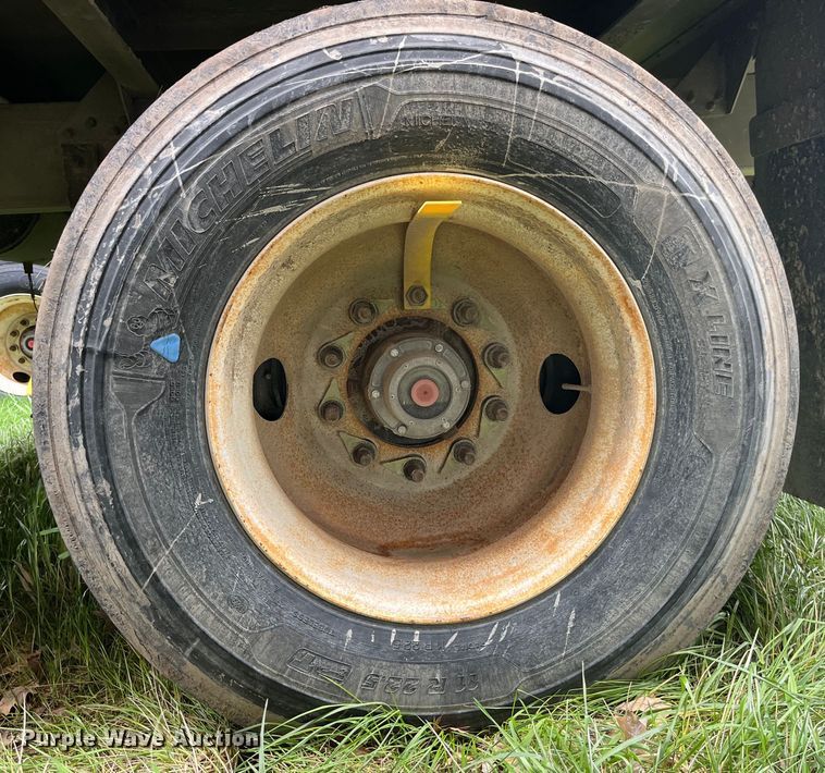 image for item LD9438 2006 EBY livestock trailer