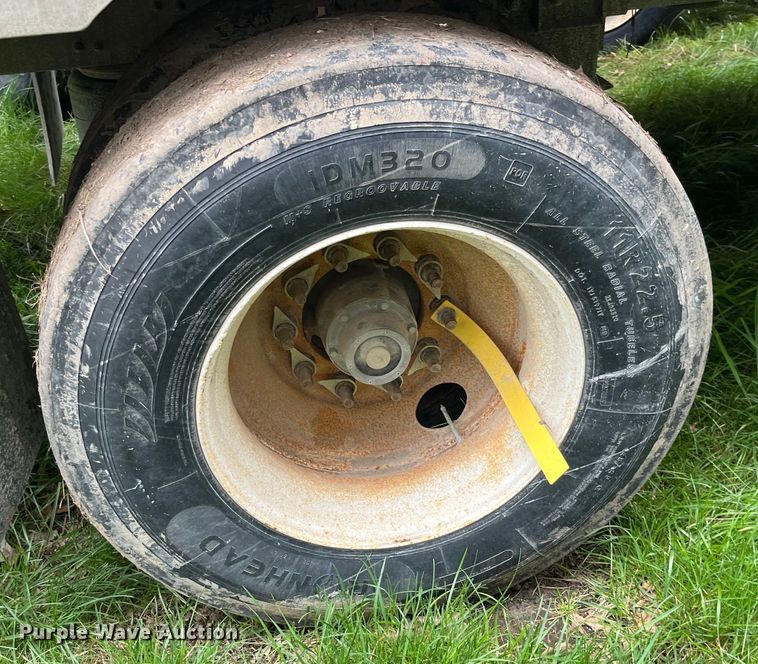 image for item LD9438 2006 EBY livestock trailer