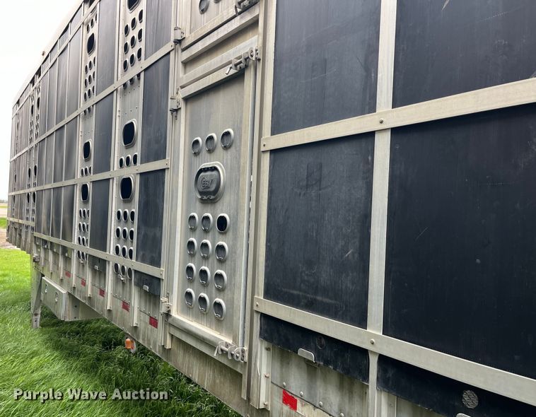 image for item LD9439 2006 EBY livestock trailer