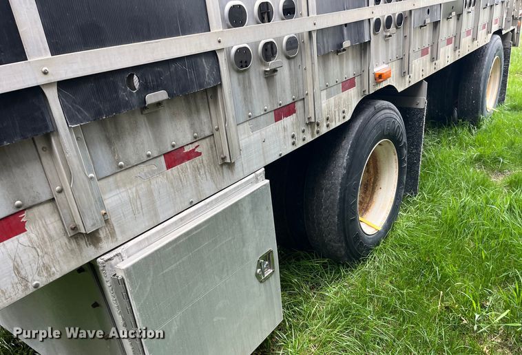 image for item LD9439 2006 EBY livestock trailer