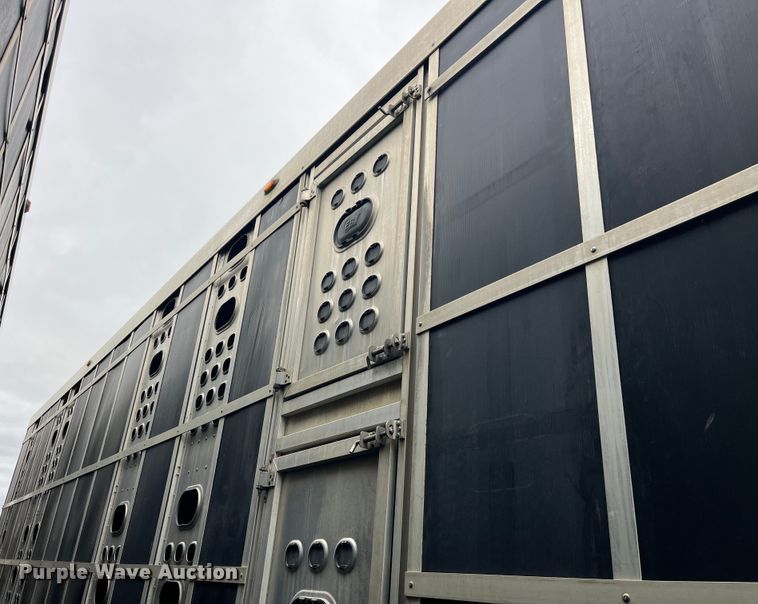 image for item LD9439 2006 EBY livestock trailer