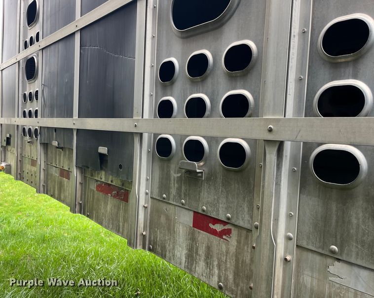 image for item LD9439 2006 EBY livestock trailer