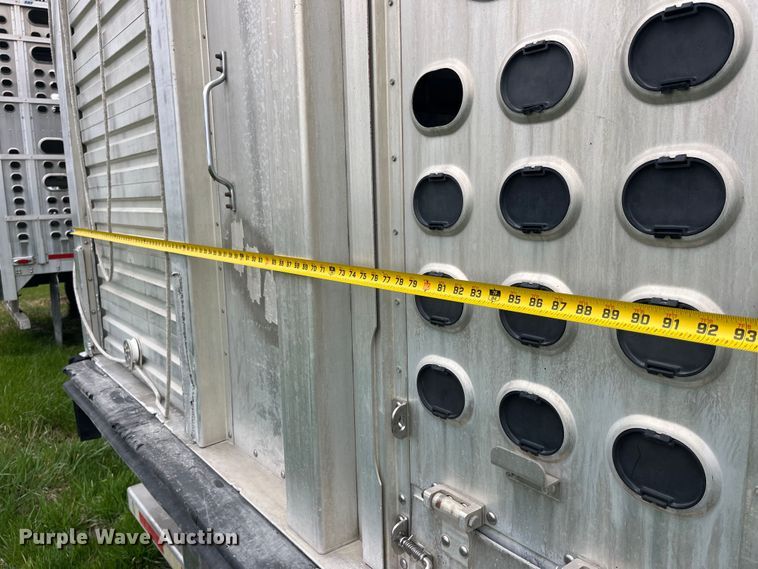 image for item LD9439 2006 EBY livestock trailer