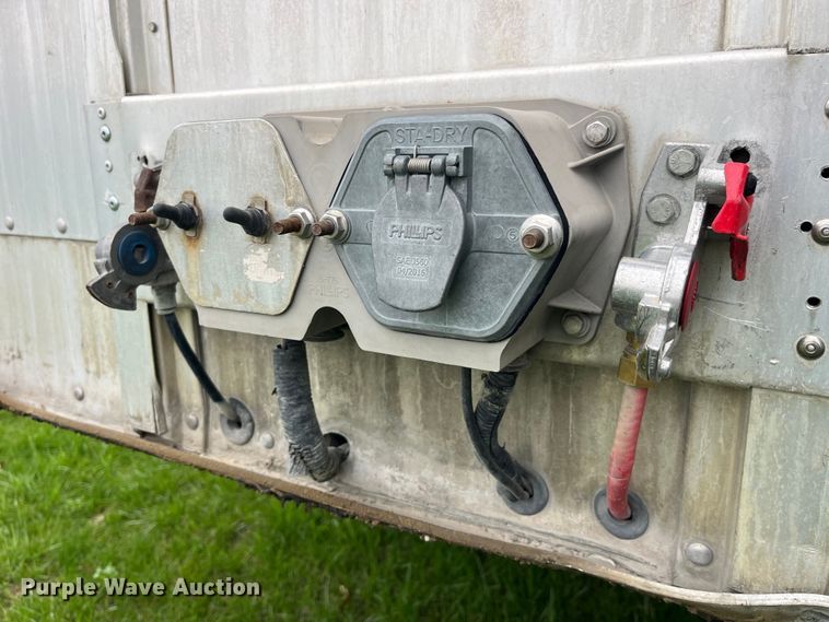 image for item LD9439 2006 EBY livestock trailer