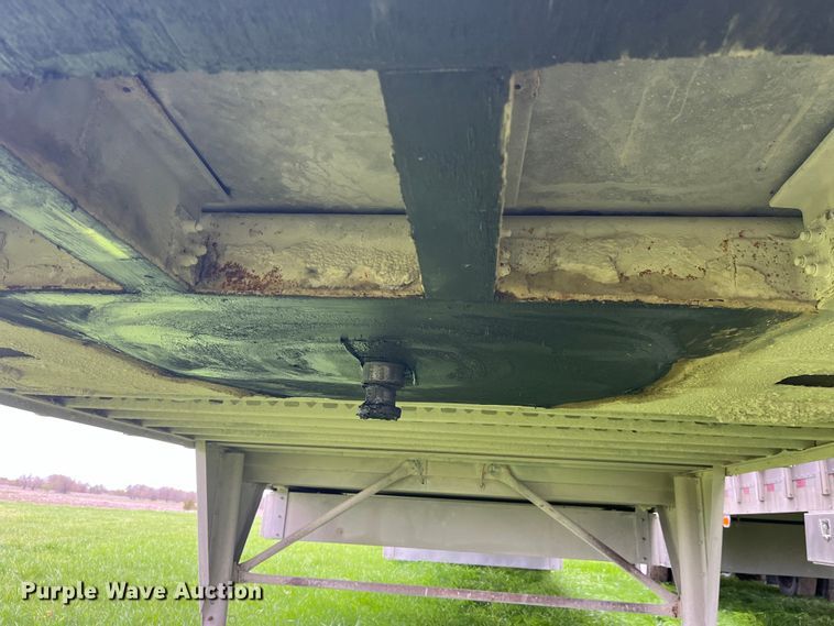 image for item LD9439 2006 EBY livestock trailer