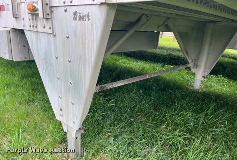 image for item LD9439 2006 EBY livestock trailer