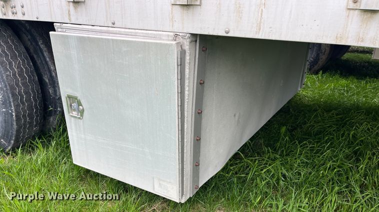 image for item LD9439 2006 EBY livestock trailer