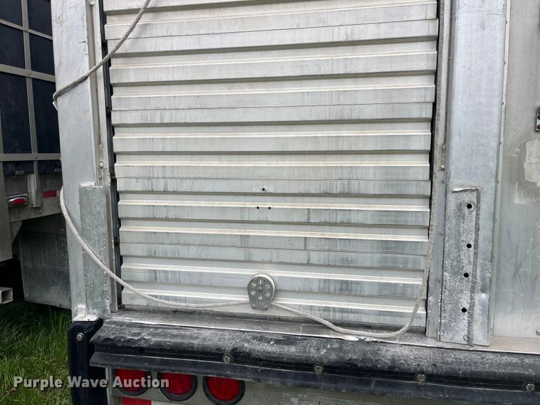 image for item LD9439 2006 EBY livestock trailer