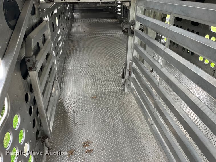 image for item LD9439 2006 EBY livestock trailer