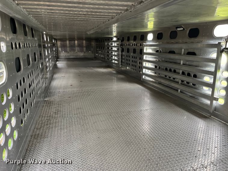 image for item LD9439 2006 EBY livestock trailer