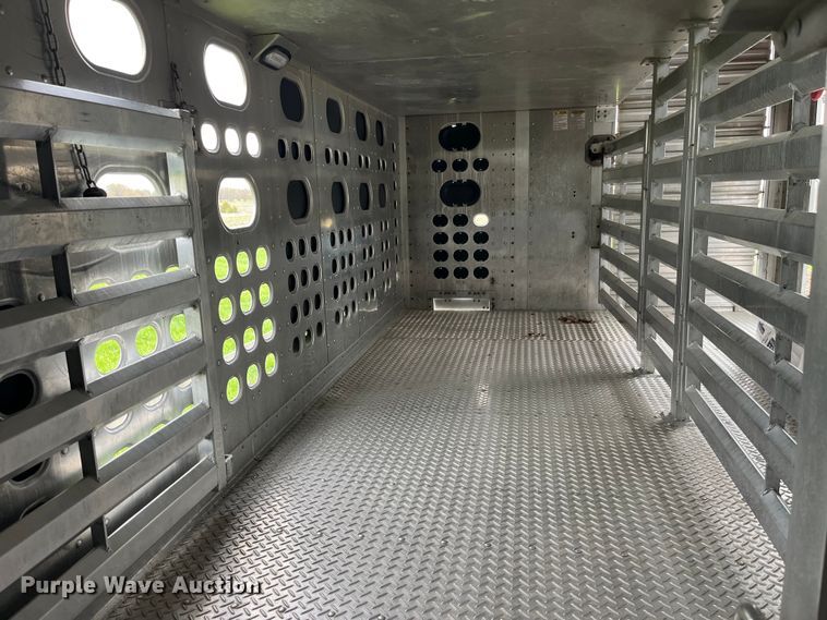 image for item LD9439 2006 EBY livestock trailer