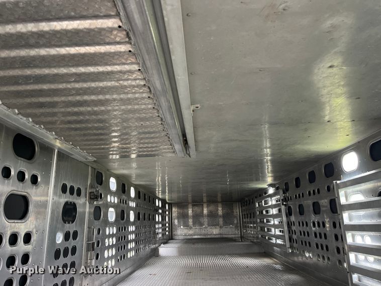 image for item LD9439 2006 EBY livestock trailer