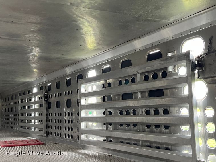 image for item LD9439 2006 EBY livestock trailer