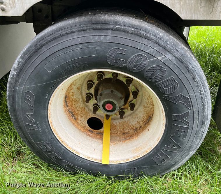 image for item LD9439 2006 EBY livestock trailer