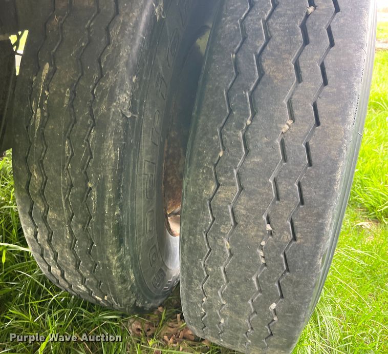 image for item LD9439 2006 EBY livestock trailer