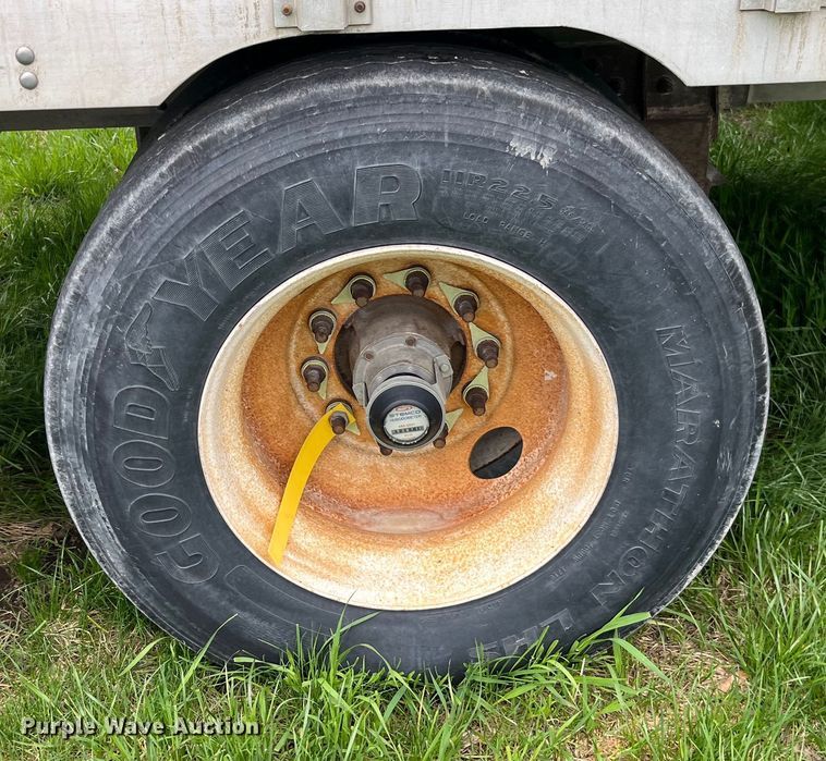 image for item LD9439 2006 EBY livestock trailer