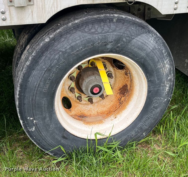 image for item LD9439 2006 EBY livestock trailer