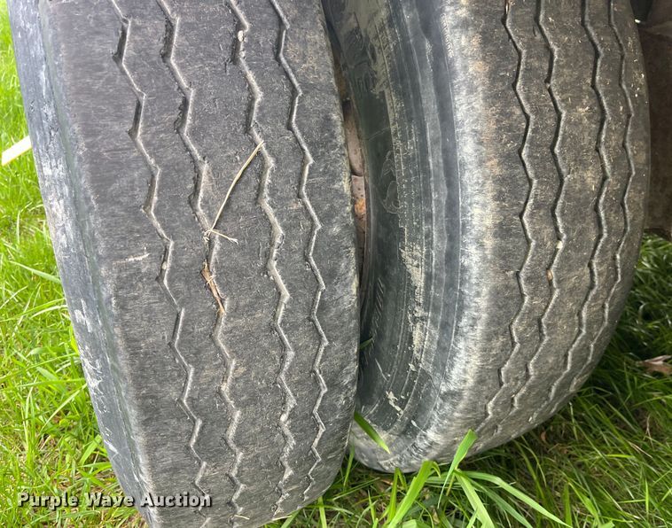 image for item LD9439 2006 EBY livestock trailer