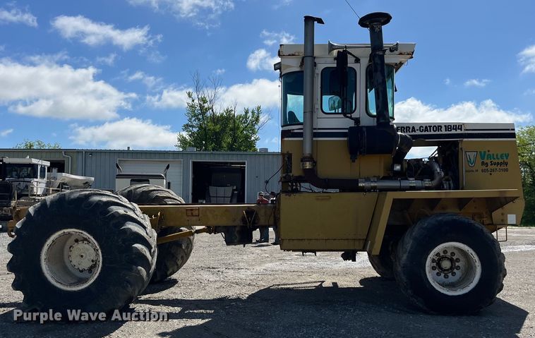 image for item LD9534 1996 Ag-Chem Terra Gator 1844 applicator