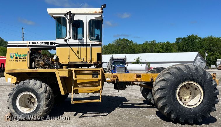 image for item LD9534 1996 Ag-Chem Terra Gator 1844 applicator