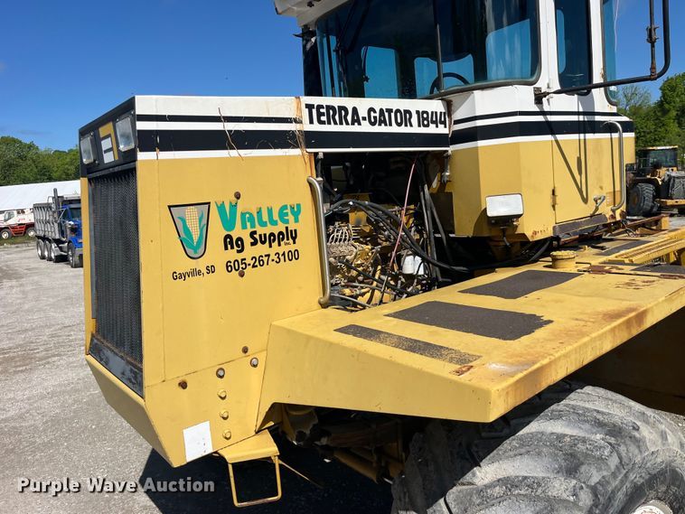 image for item LD9534 1996 Ag-Chem Terra Gator 1844 applicator