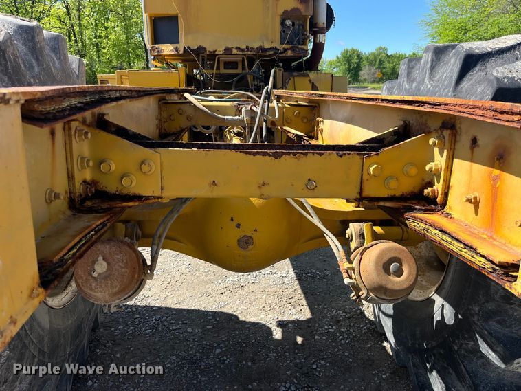 image for item LD9534 1996 Ag-Chem Terra Gator 1844 applicator