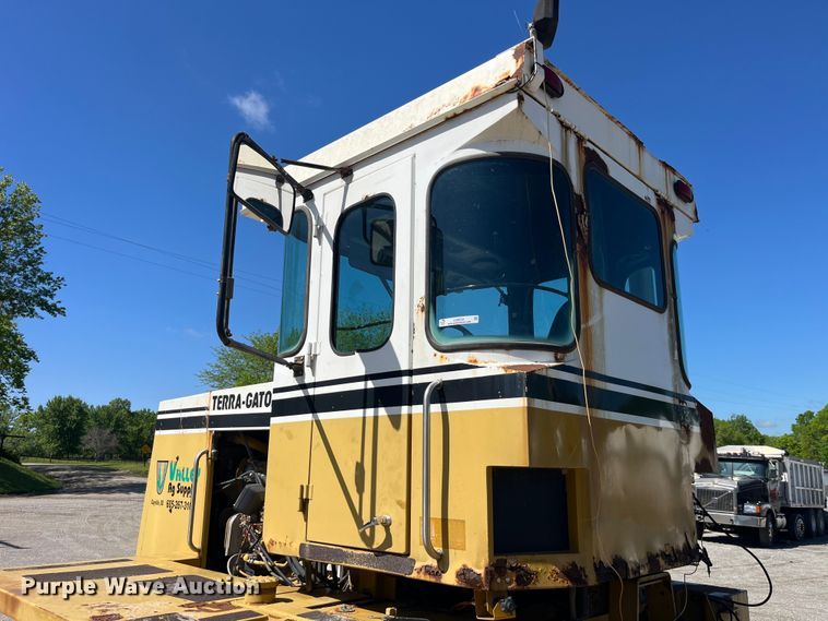 image for item LD9534 1996 Ag-Chem Terra Gator 1844 applicator