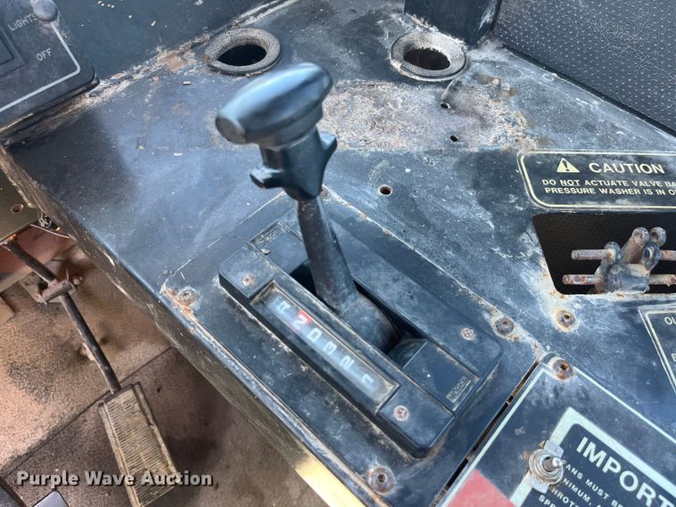 image for item LD9534 1996 Ag-Chem Terra Gator 1844 applicator