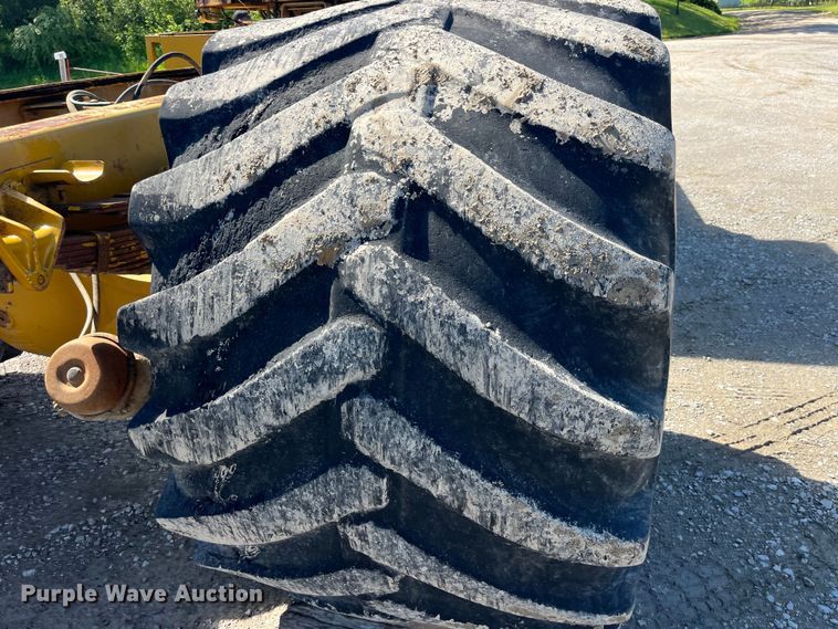 image for item LD9534 1996 Ag-Chem Terra Gator 1844 applicator