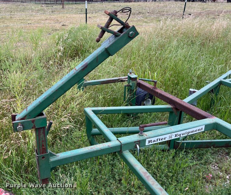 image for item LU9843 Rafter Equipment hay bale accumulator 