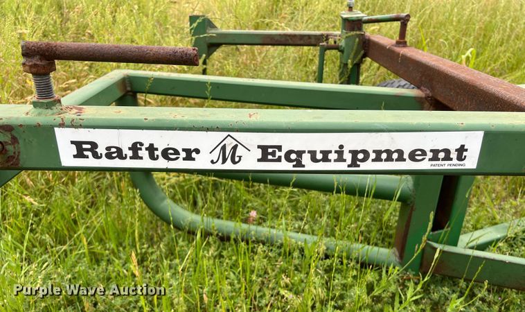 image for item LU9843 Rafter Equipment hay bale accumulator 