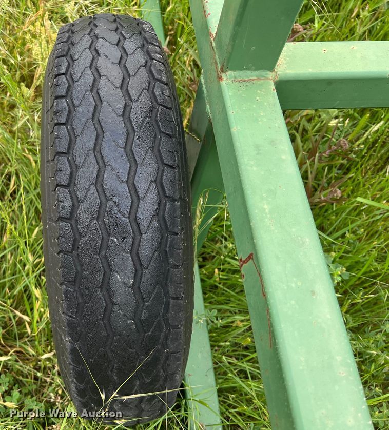 image for item LU9843 Rafter Equipment hay bale accumulator 