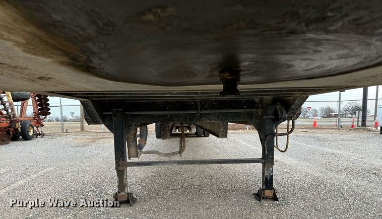 image for item MR9318 2009 Gooseneck Trailers livestock trailer