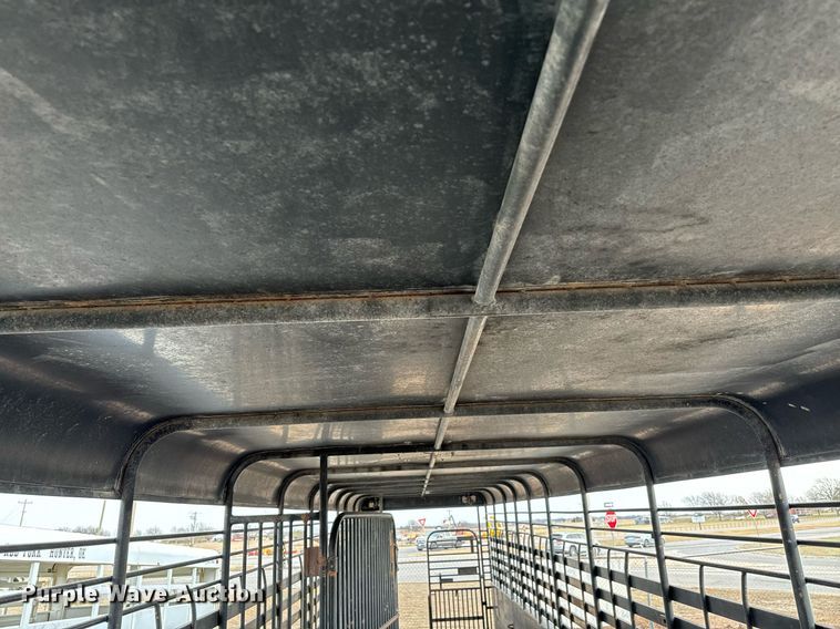 image for item MR9318 2009 Gooseneck Trailers livestock trailer