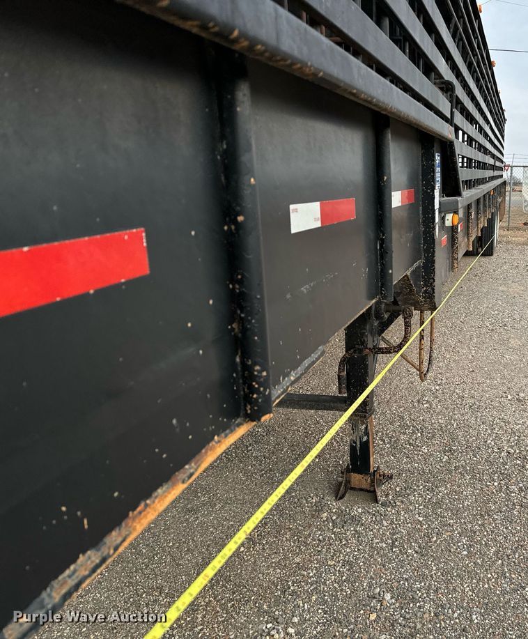 image for item MR9318 2009 Gooseneck Trailers livestock trailer