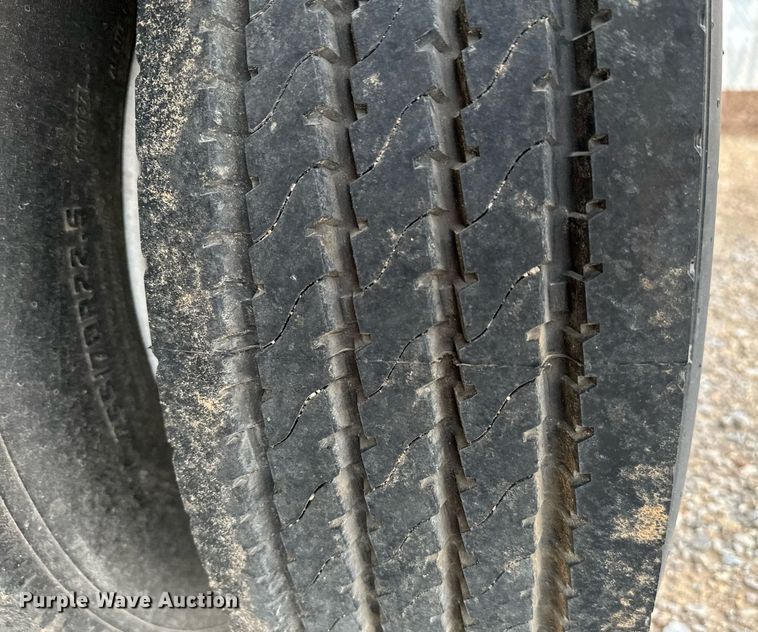 image for item MR9318 2009 Gooseneck Trailers livestock trailer