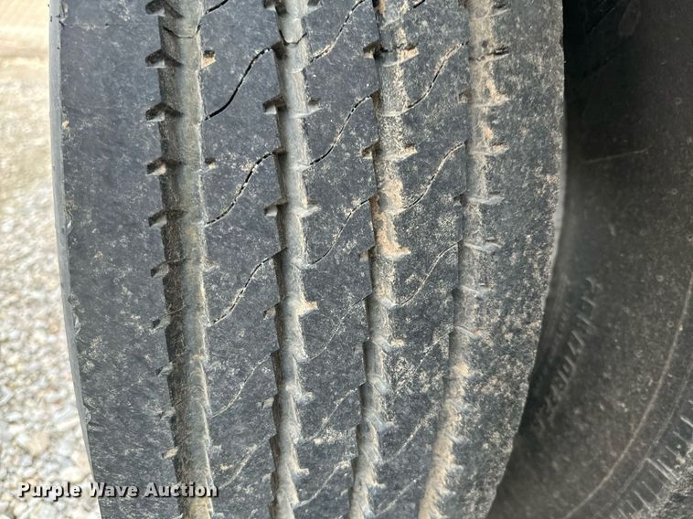 image for item MR9318 2009 Gooseneck Trailers livestock trailer