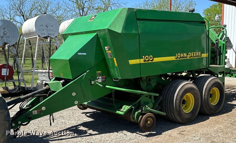 image for item ND9244 1997 John Deere 100T large square baler