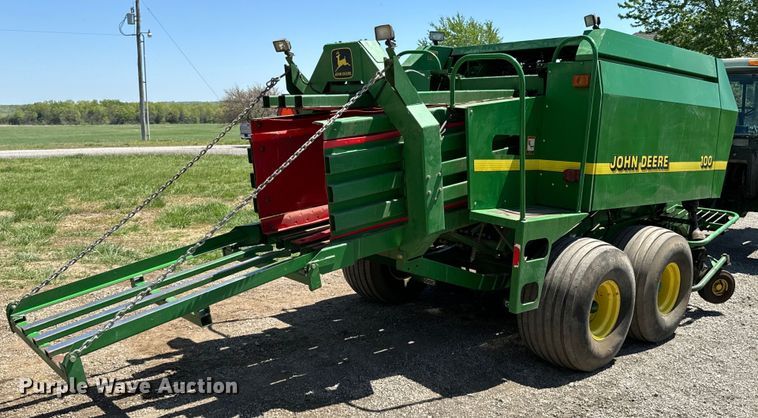 image for item ND9244 1997 John Deere 100T large square baler