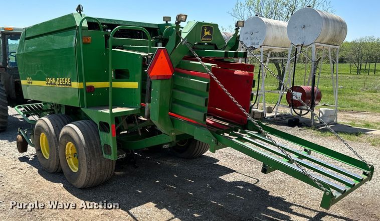 image for item ND9244 1997 John Deere 100T large square baler