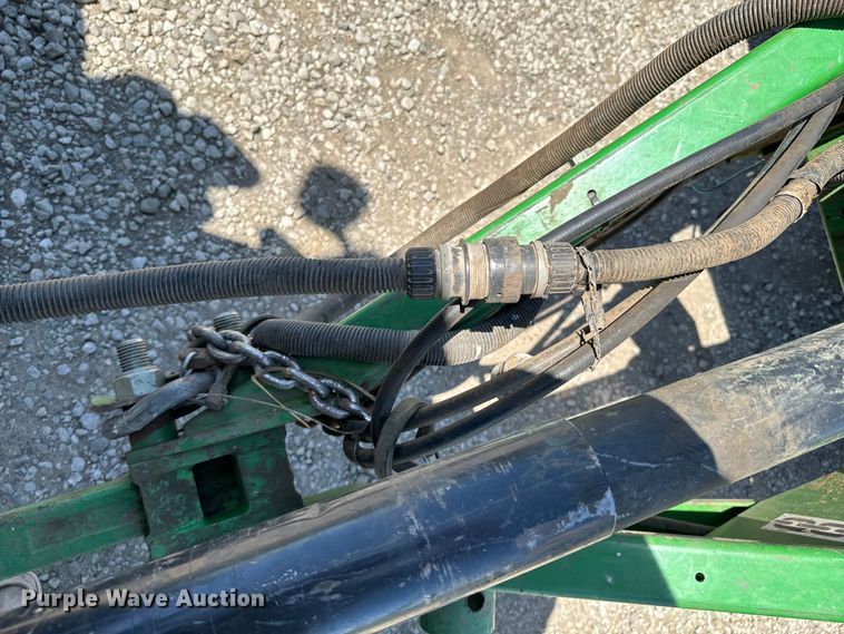 image for item ND9244 1997 John Deere 100T large square baler