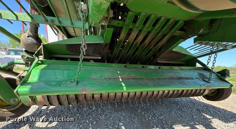 image for item ND9244 1997 John Deere 100T large square baler