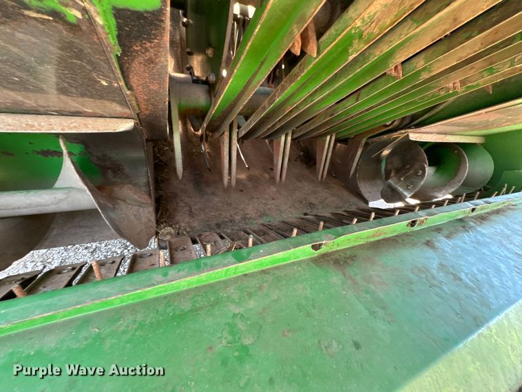 image for item ND9244 1997 John Deere 100T large square baler